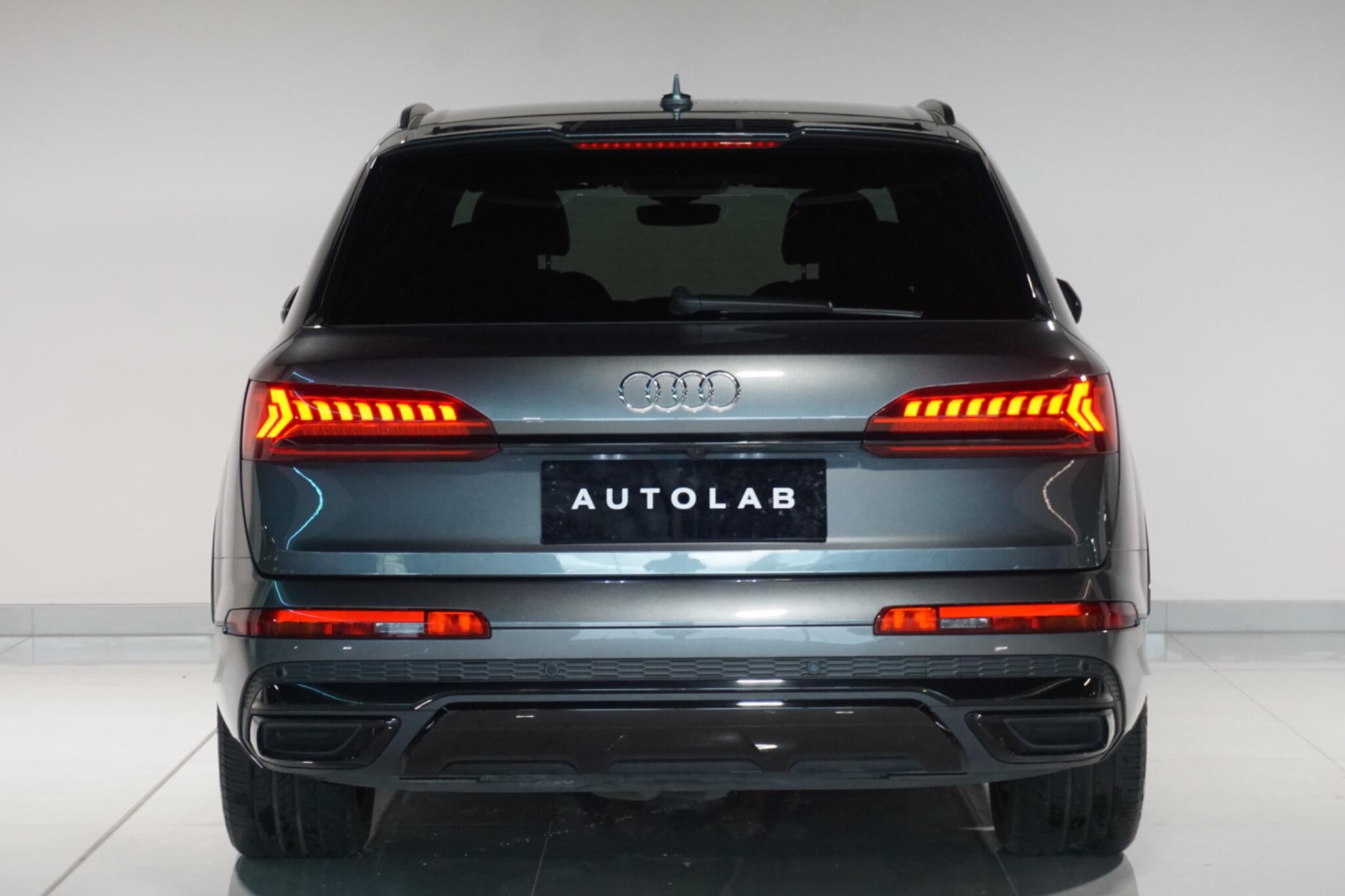 Audi Q7 3.0 TFSIe V6 55 Black Edition SUV 5dr Petrol Plug-in Hybrid Tiptronic quattro Euro 6 (s/s) 17.9kWh (381 ps)